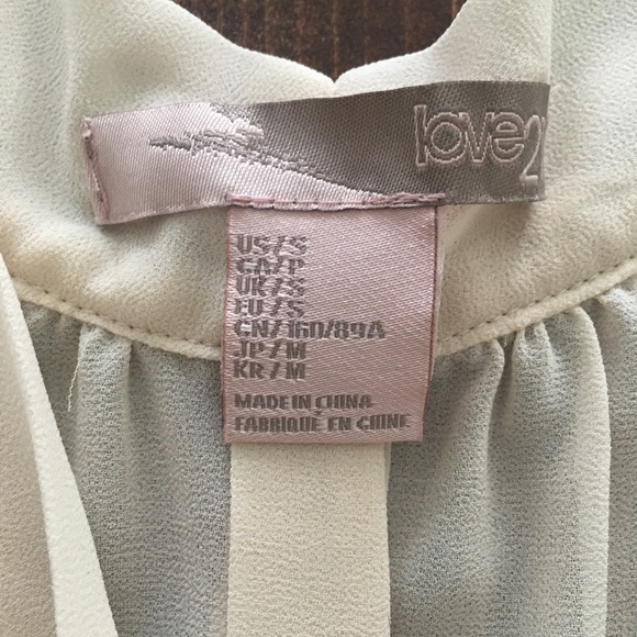 Cream flowy blouse - Picture 6 of 8